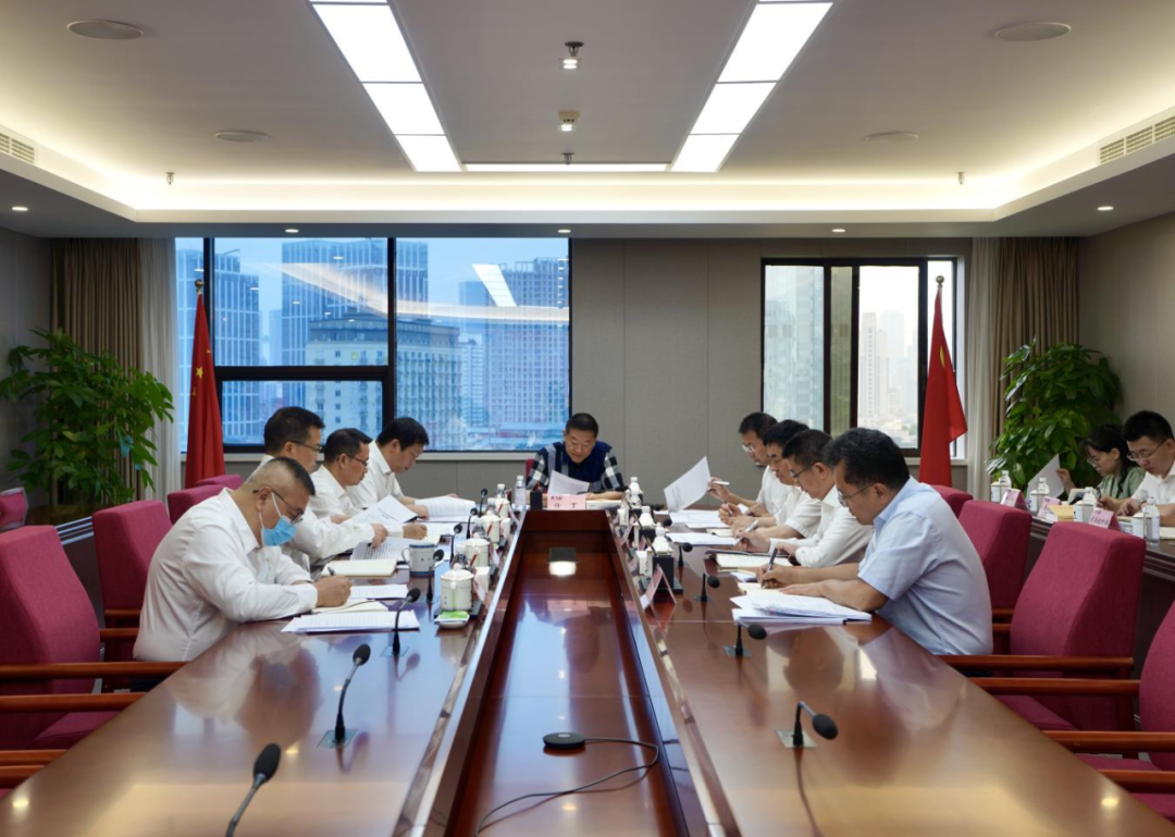 省庄闲游戏集团党委理论学习中心组2023年第五次专题学习研讨会召开